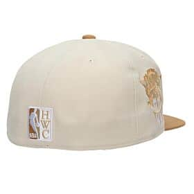 Mitchell & Ness New York Knicks Sandman Cream/Light Brown Hardwood Classics Fitted Hat