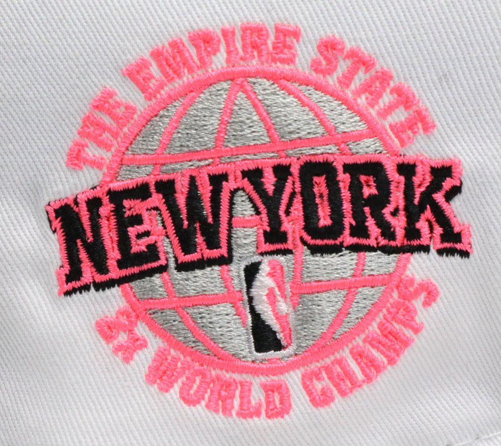 New Era New York Knicks White/Hot Pink 2X World Champs 59FIFTY Fitted Hat