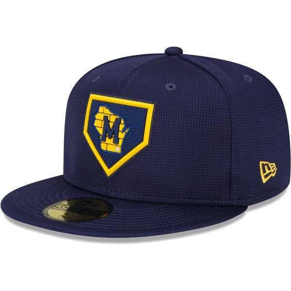 New Era Milwaukee Brewers Navy 2022 Clubhouse 59FIFTY Fitted Hat