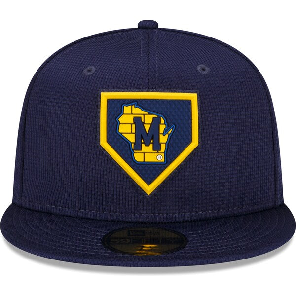 New Era Milwaukee Brewers Navy 2022 Clubhouse 59FIFTY Fitted Hat