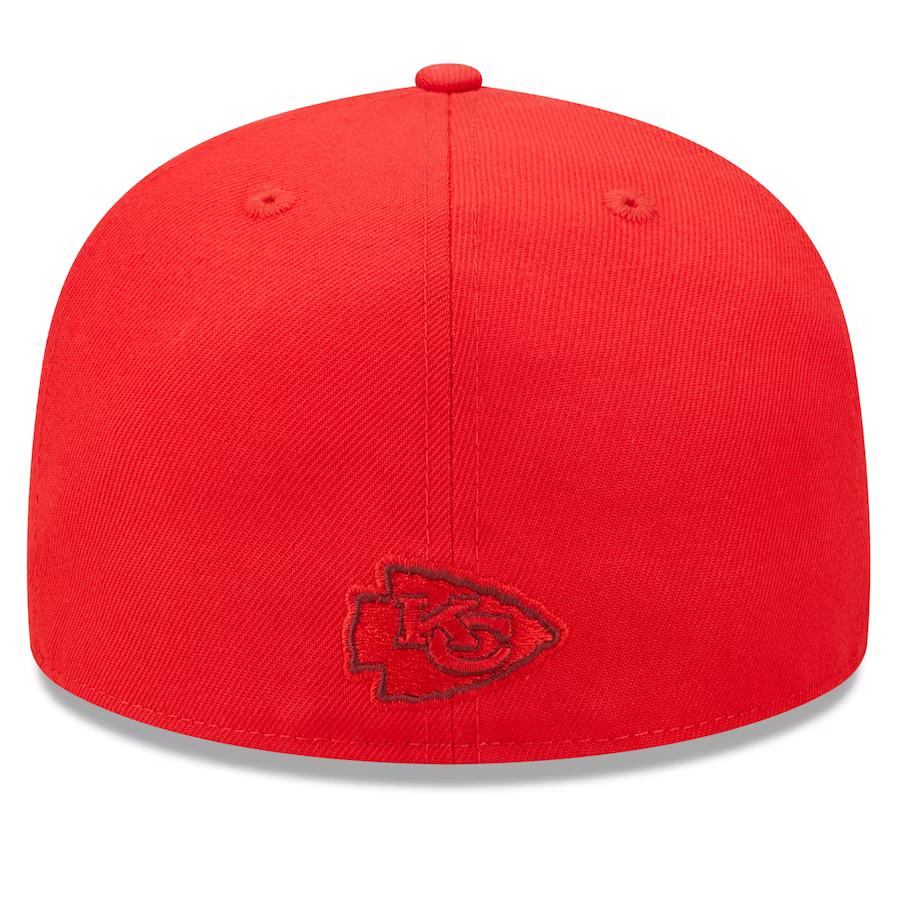 New Era Kansas City Chiefs Red Tonal 2022 Sideline 59FIFTY Fitted Hat