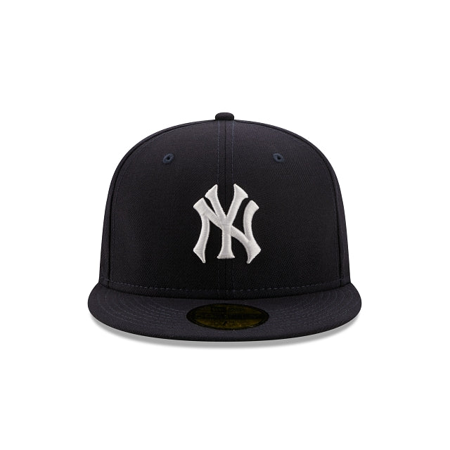 New Era New York Yankees 1977 Logo History 59FIFTY Fitted Hat